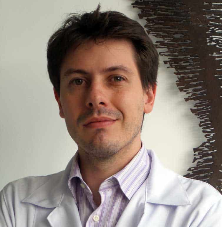 Dr. Fernando Amato, Cirurgião Plástico